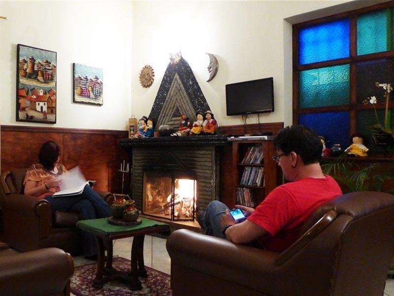 Jhomana Guesthouse กีโต ภายนอก รูปภาพ